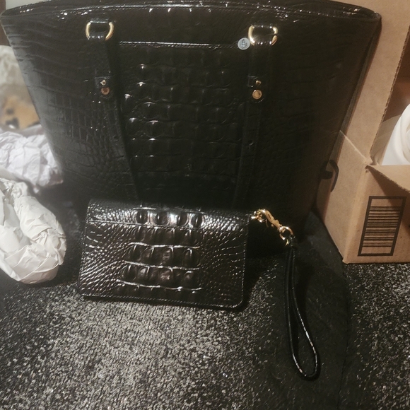Brahmin bowie handbag and wallet - Picture 4 of 5